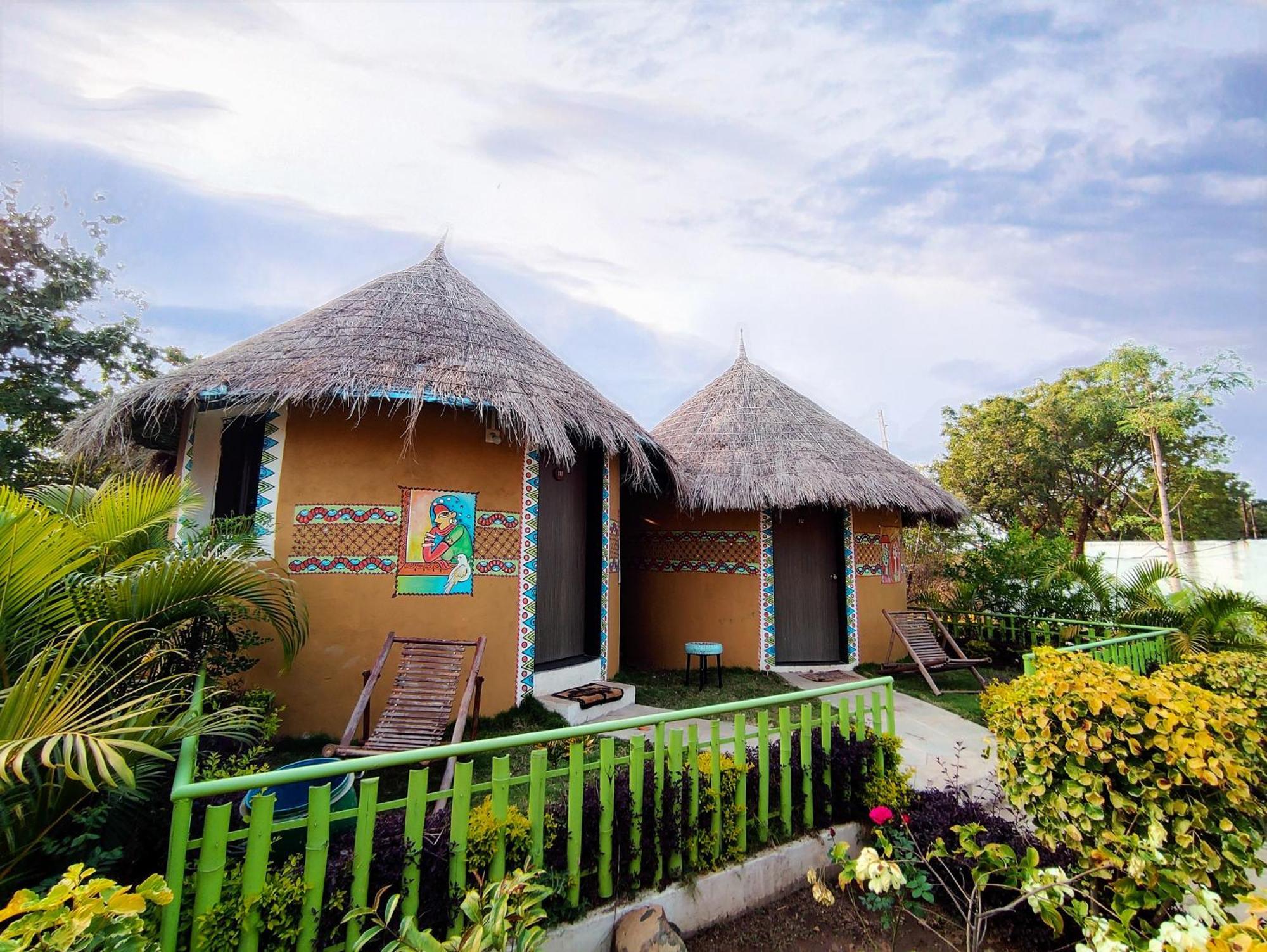 Van Vagdo Resort Rajpipla Luaran gambar