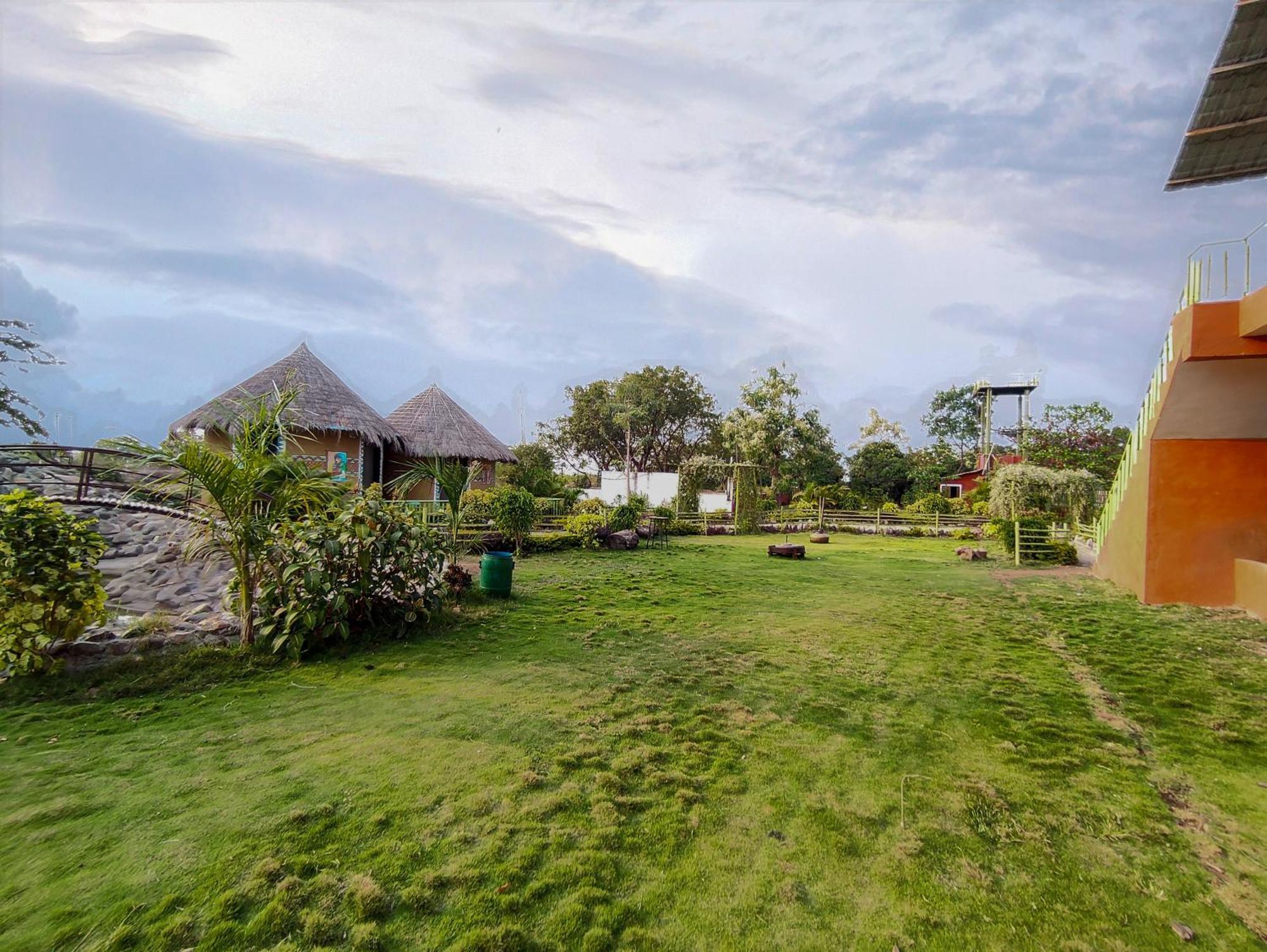 Van Vagdo Resort Rajpipla Luaran gambar
