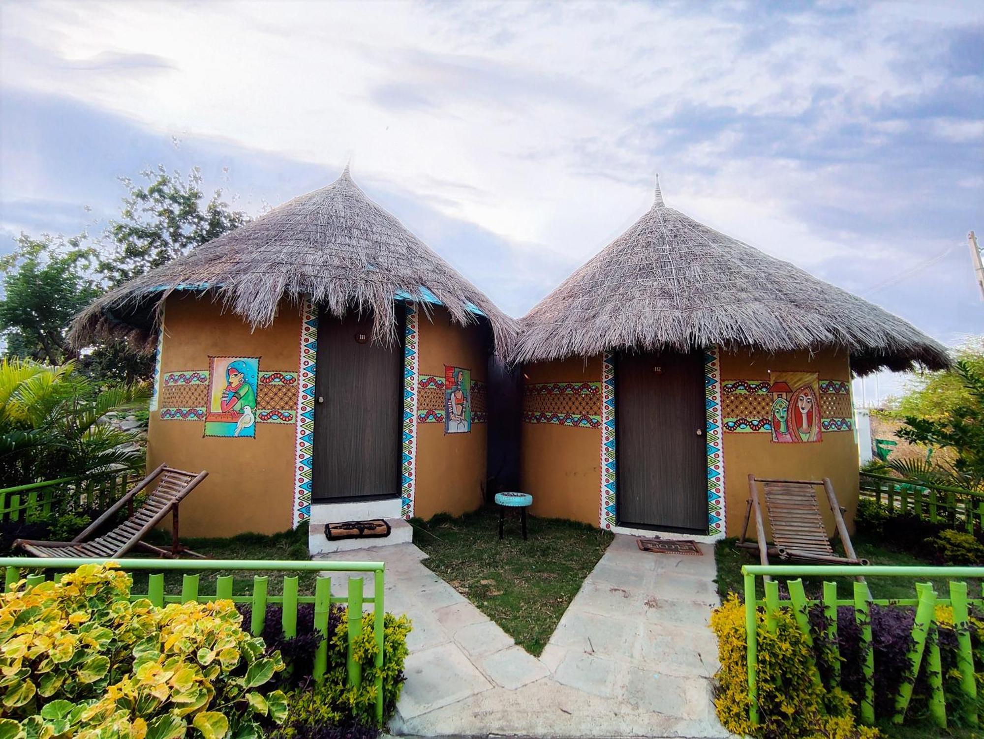 Van Vagdo Resort Rajpipla Luaran gambar