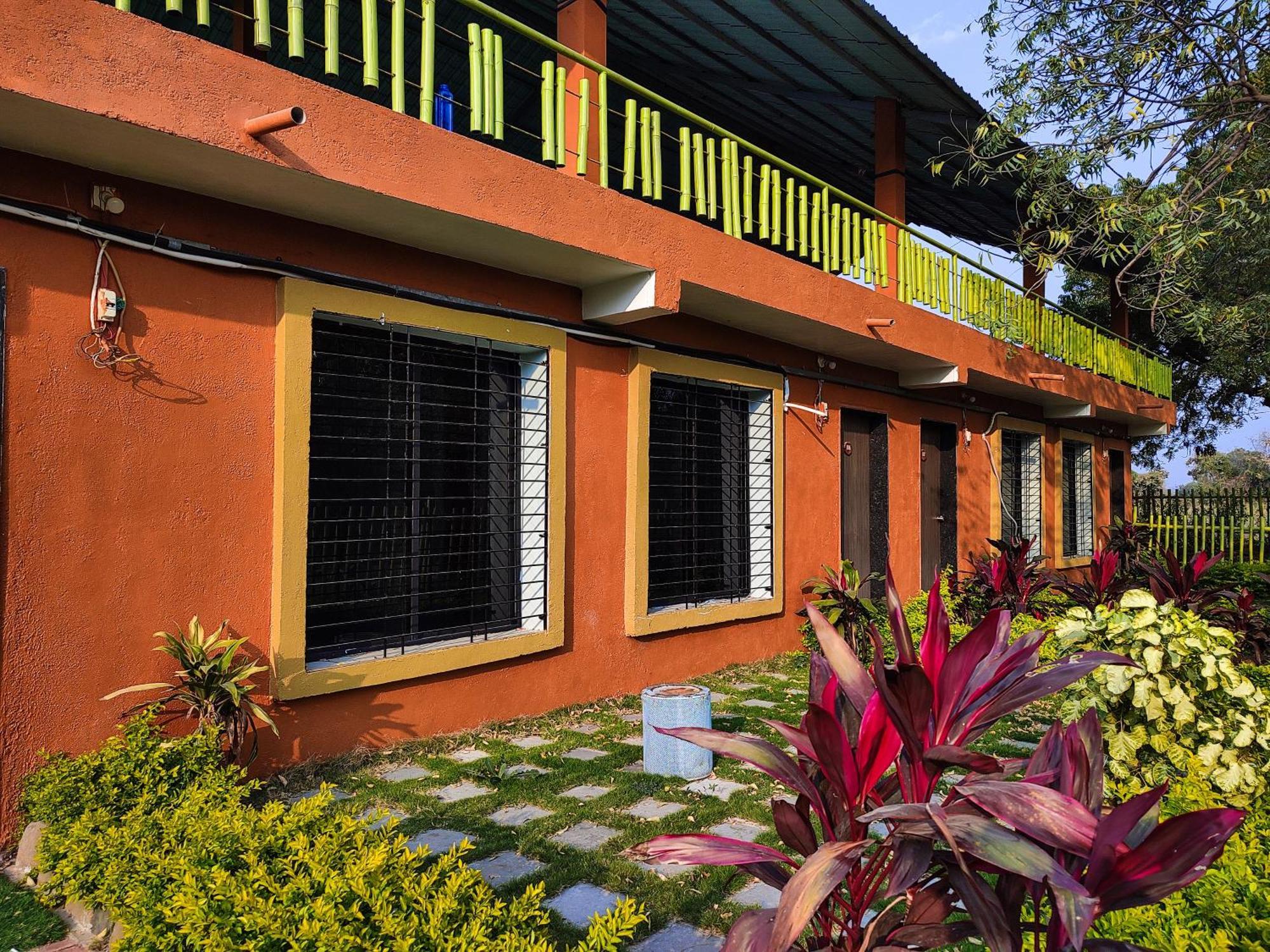 Van Vagdo Resort Rajpipla Luaran gambar