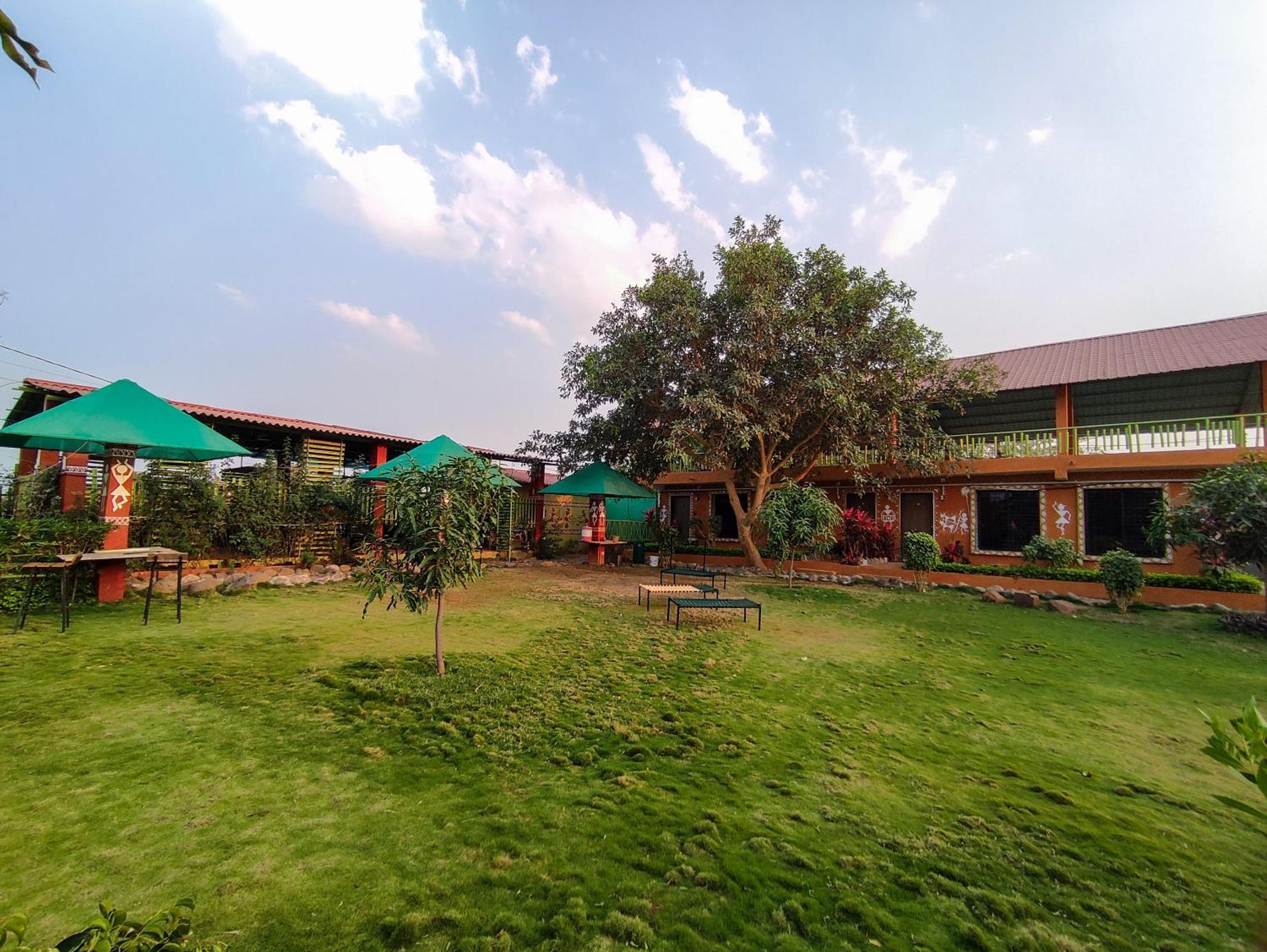 Van Vagdo Resort Rajpipla Luaran gambar