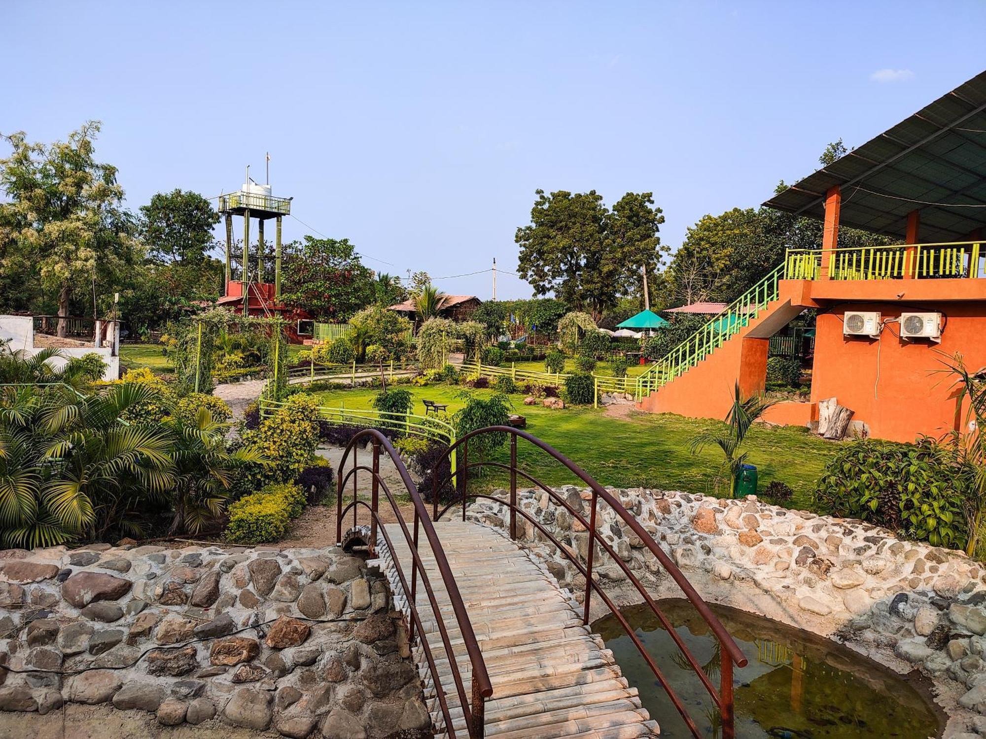 Van Vagdo Resort Rajpipla Luaran gambar