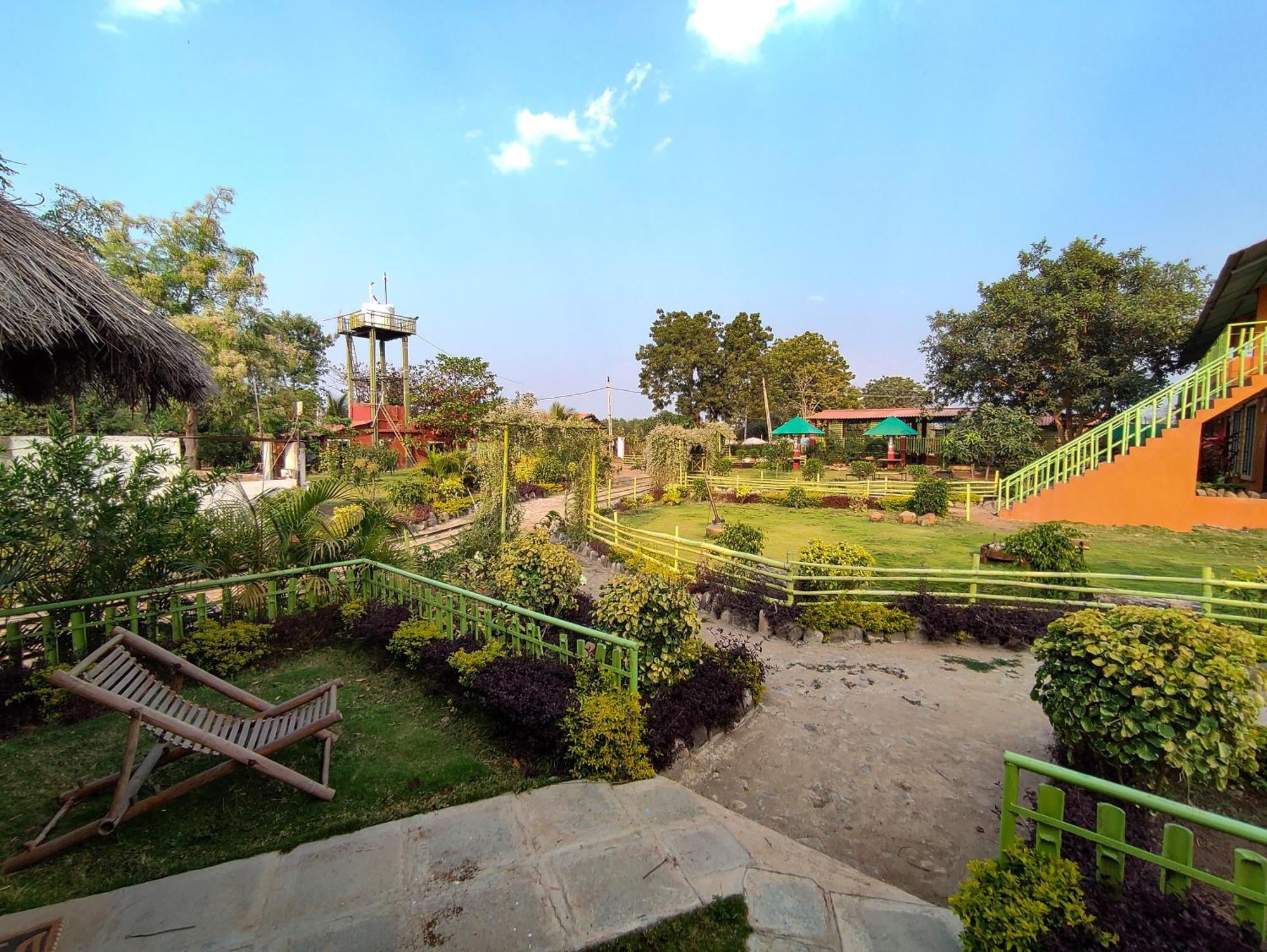 Van Vagdo Resort Rajpipla Luaran gambar